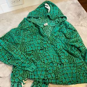 Boys one piece pajamas lizard print with hood!!